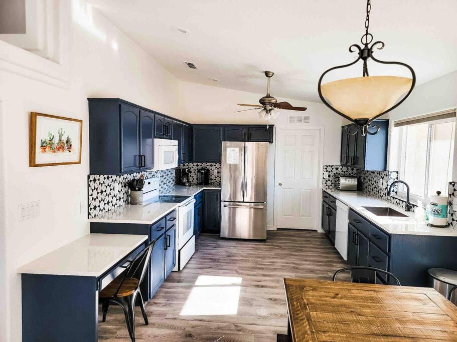 Private View On The Lake Side Of 95! Sleeps 16 Lake Havasu City Extérieur photo